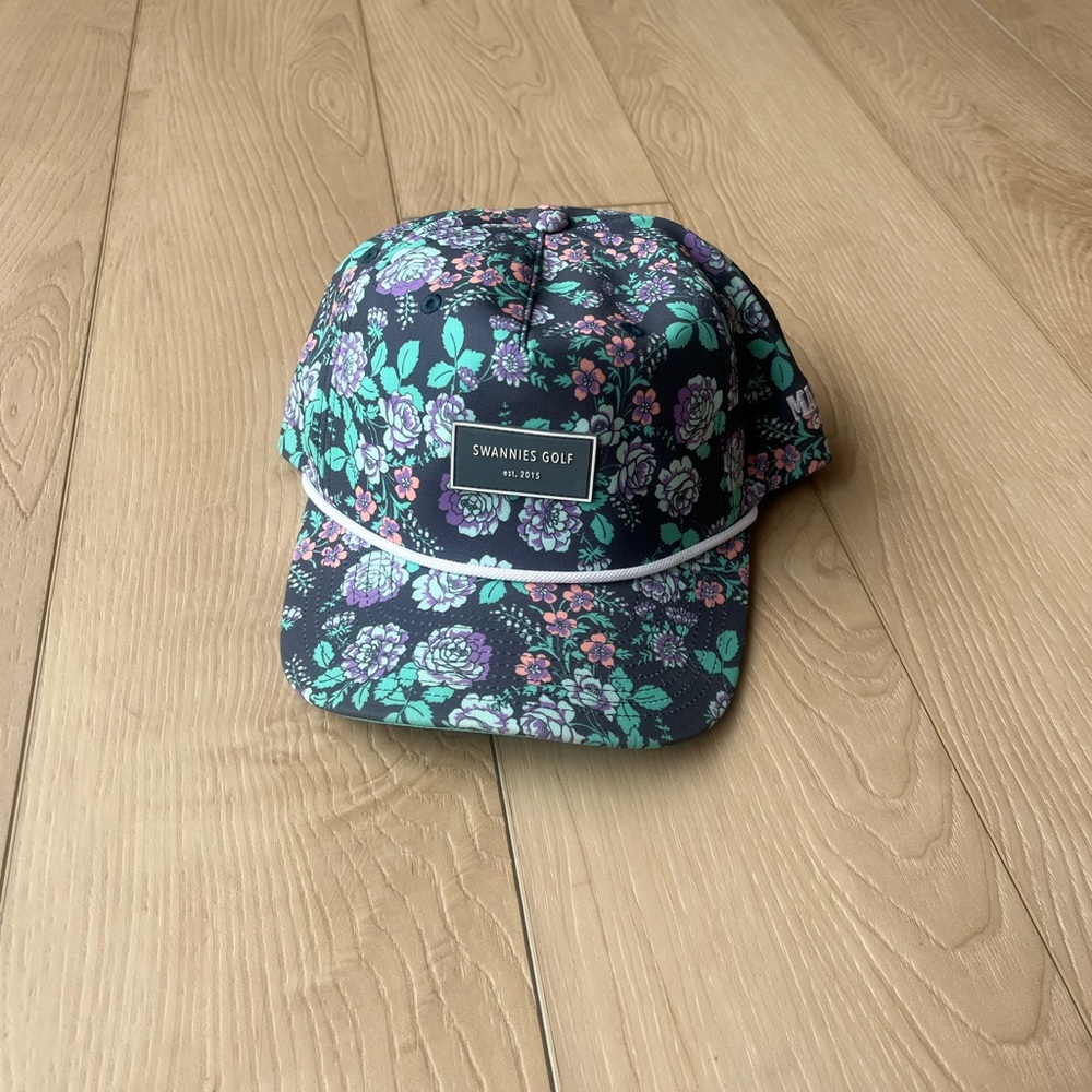 Womens Swannie golf ball cap